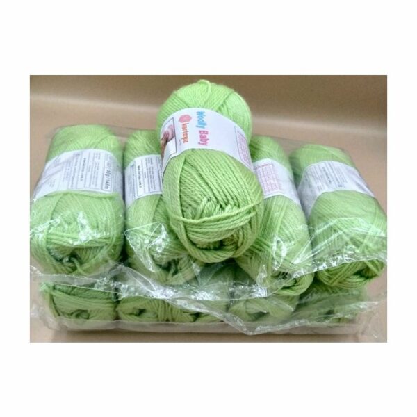 Lot de 10 pelotes de 50 grammes de fil layette WOOLLY BABY coloris vert anis 439